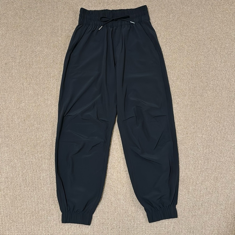 Abercrombie & Fitch women’s joggers- size small